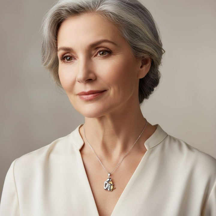 Olivia™ - Collana con pendente a forma di cane