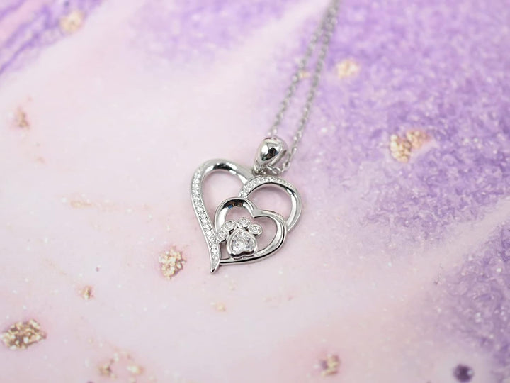Collana con Pellicano per Donna – Ciondolo a Cuore in Argento Sterling con Stampa di Zampe e Zirconia