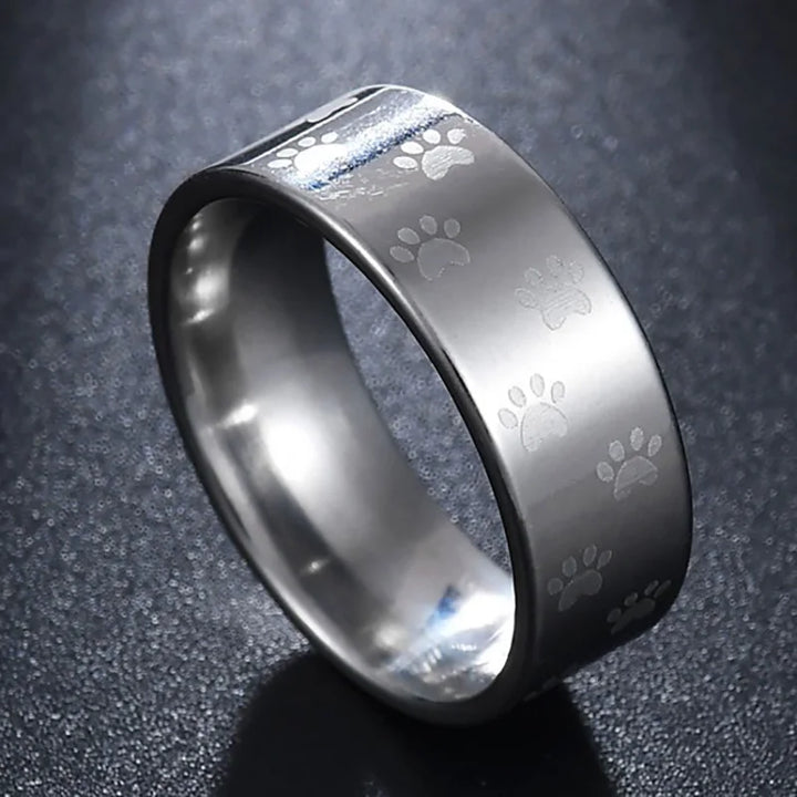 Anello di acciaio inossidabile arcobaleno artigianale con impronta di zampa