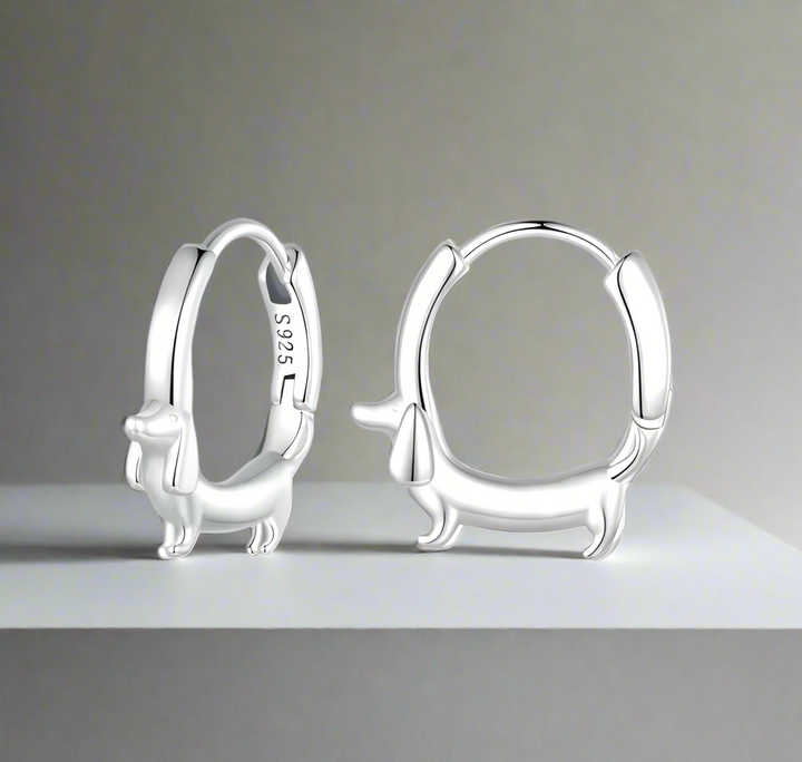 Orecchini a cerchio con bassotto in argento 925